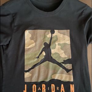 Air Jordan boys L shirt